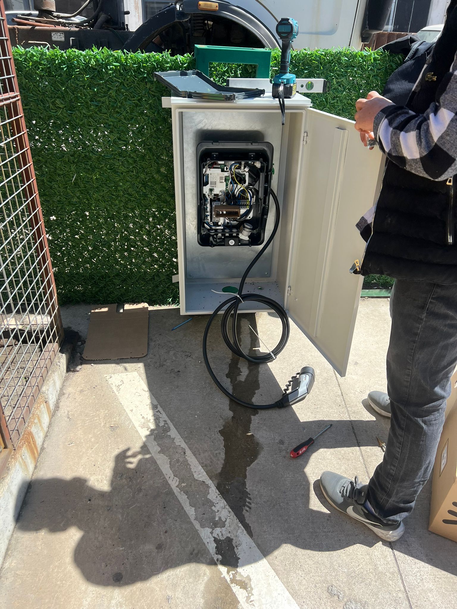 İzmir elektrikli araç şarj istasyonu kurulumu